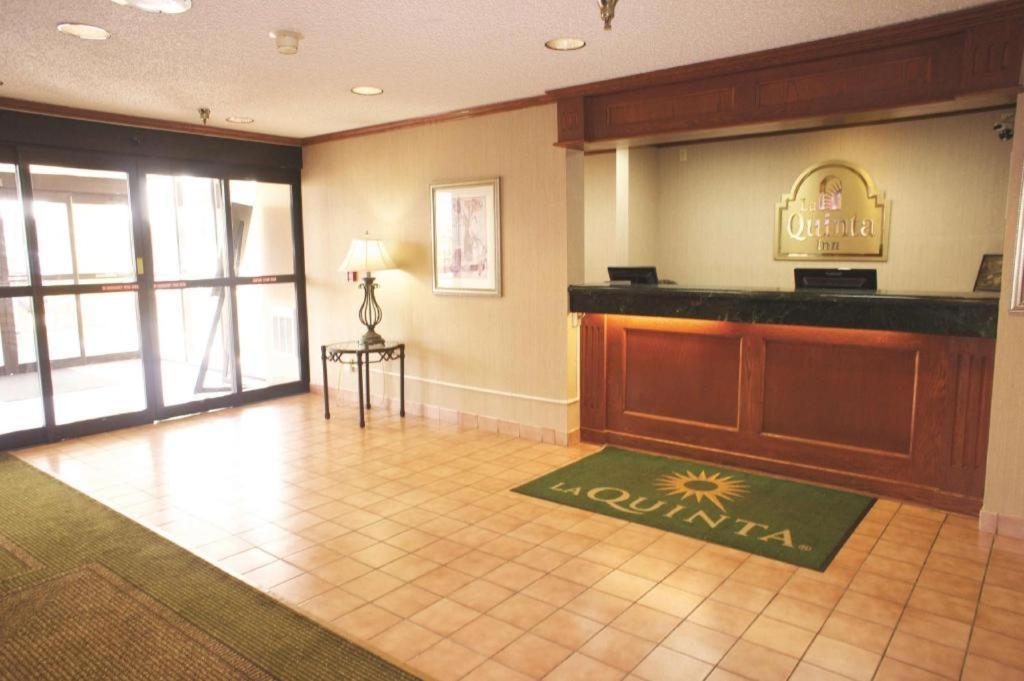 La Quinta Inn By Wyndham Detroit סאות'גייט מראה חיצוני תמונה